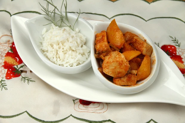 H&uuml;hnchen mit Obst - Curry