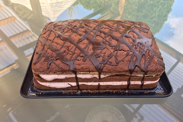 Kakaokuchen mit Joghurt-Brombeercreme