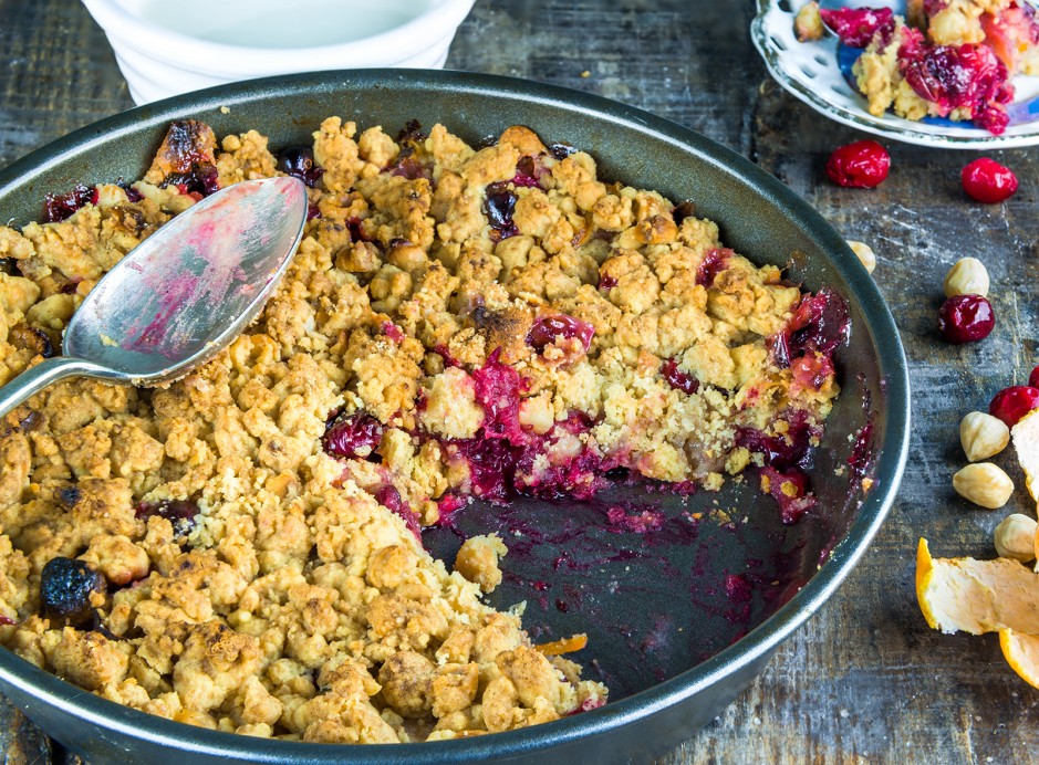 Roter Beerenstreuselkuchen