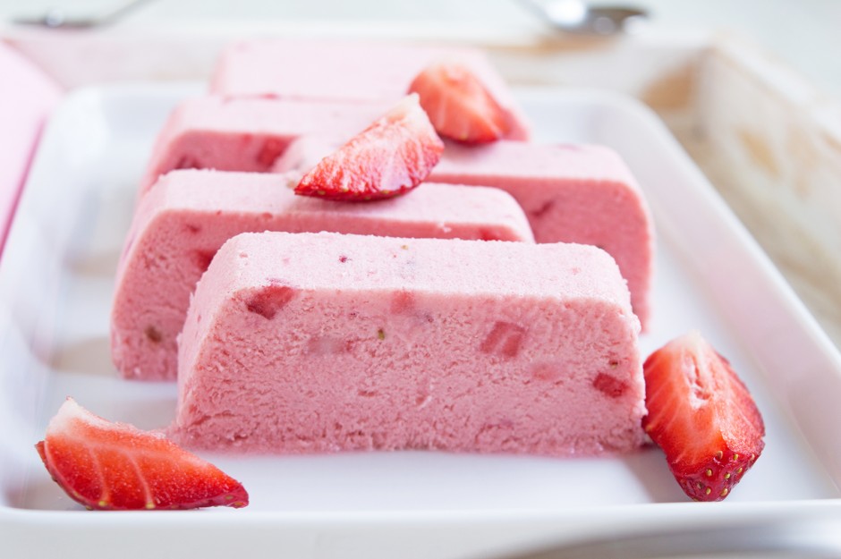 Erdbeerparfait mit Rahmschaum