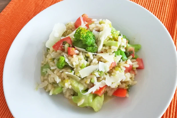 Brokkolirisotto mit Tomaten