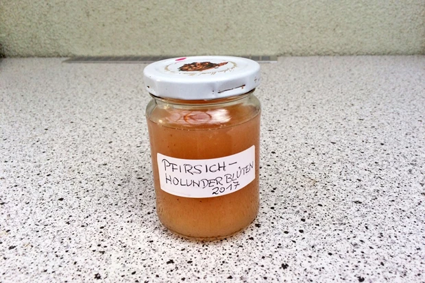 Pfirsich-Holunderbl&uuml;ten-Konfit&uuml;re