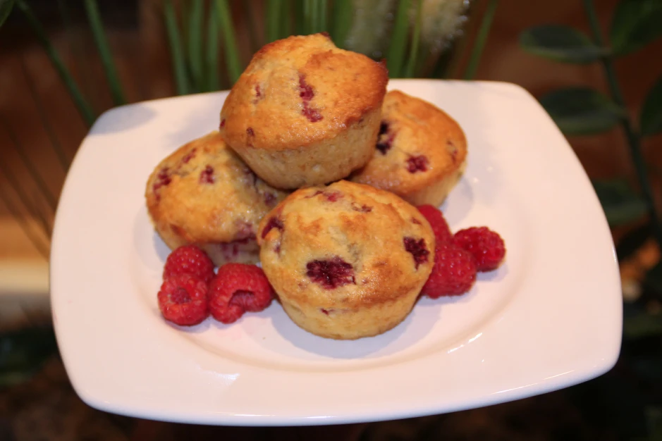 Kokosmuffins mit Himbeeren