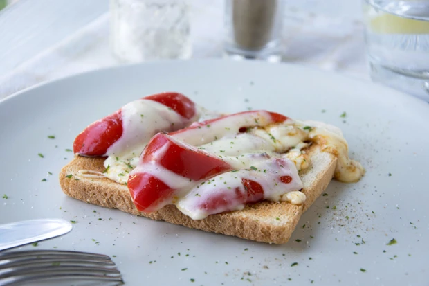 Ged&uuml;nsteter Paprika mit K&auml;se