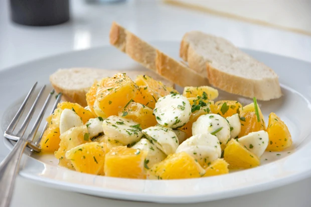 Mozzarella - Orangen - Salat