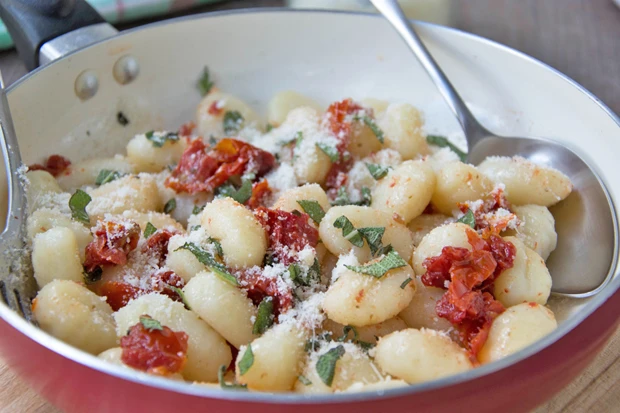 Gnocchi mit Tomaten und Salbeibutter