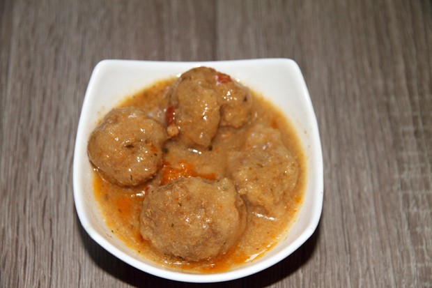 Geschmorte Rinderbällchen in Frischkäsesauce