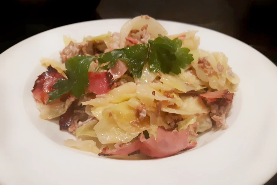 Wei&szlig;kraut-Pfanne mit Faschiertem
