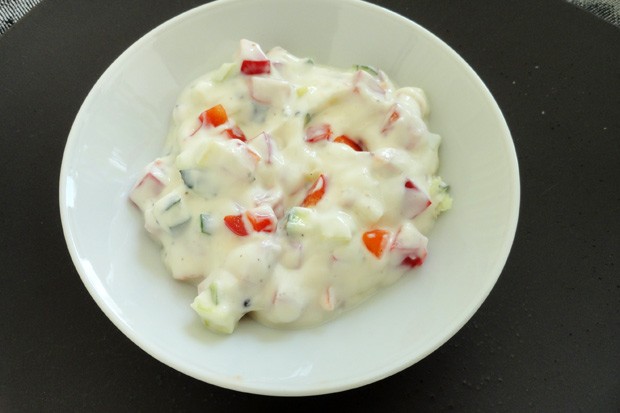 Paprikasalat mit Joghurt-Rahmdressing