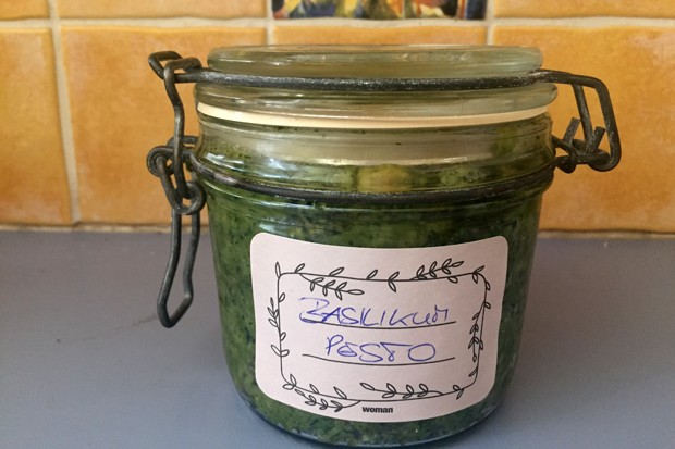 Basilikum-Cashew-Pesto
