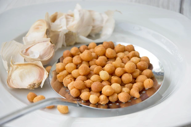 Knoblauch-Backerbsen