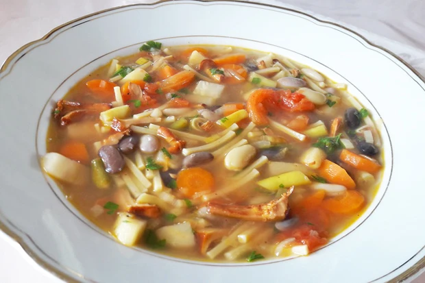 Gemüsesuppe