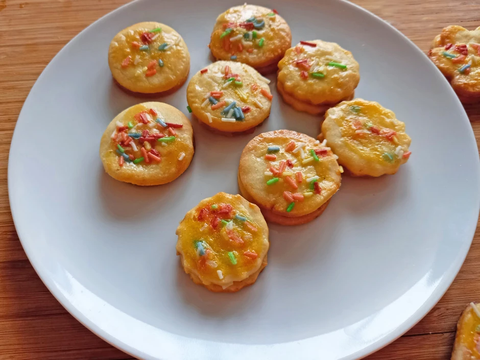 Gef&uuml;llte Streusel-Pl&auml;tzchen
