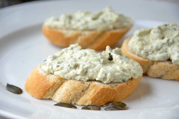 K&uuml;rbiskern-Pfefferoni-Aufstrich