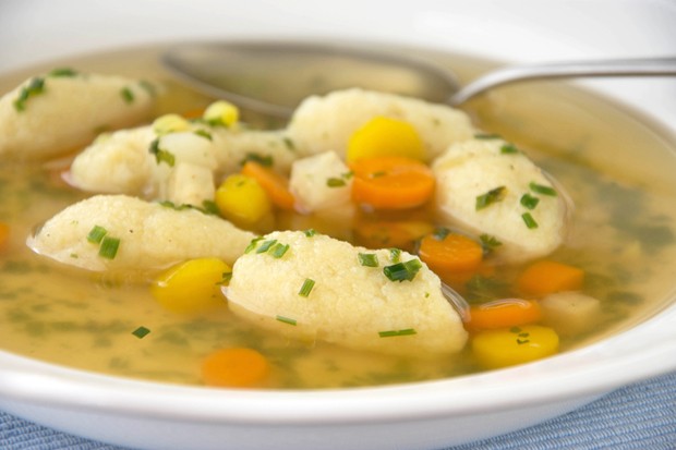 Gemüsesuppe mit Nockerl