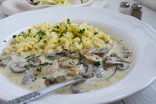 H&auml;hnchen in Champignonsauce