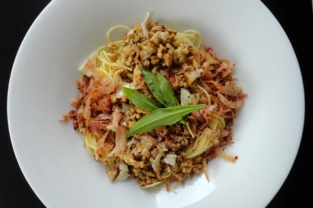 Pasta mit Birnen, Speck und Waln&uuml;ssen