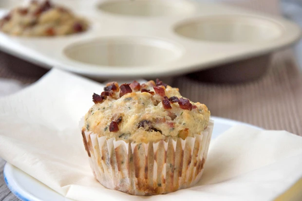 Semmelkn&ouml;del - Muffins mit Schinken und K&auml;se