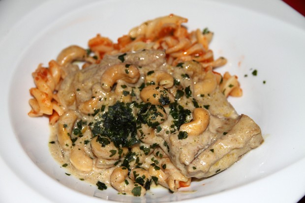 Fisch mit Mango und Cashews