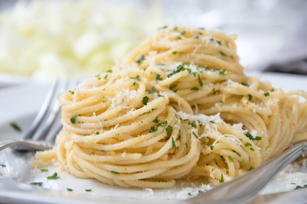 Spaghetti mit Petersilie und Parmesan