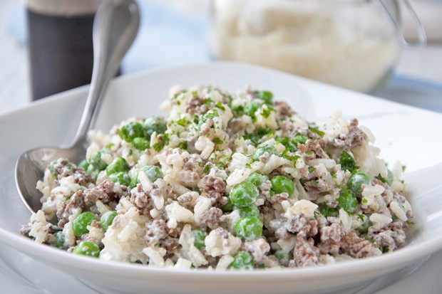 Cremiger Erbsenreis mit Faschiertem