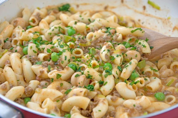 Pasta mit Faschiertem und Champignons