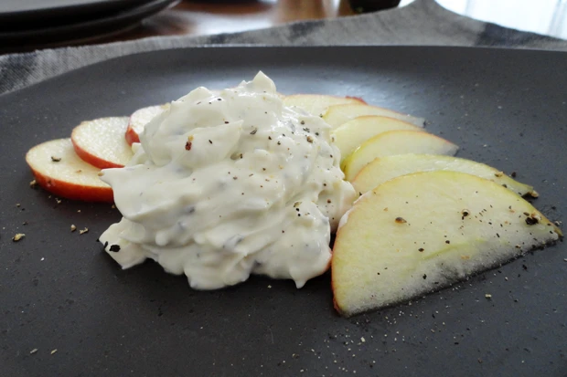 Apfelsalat mit Blauschimmelk&auml;se