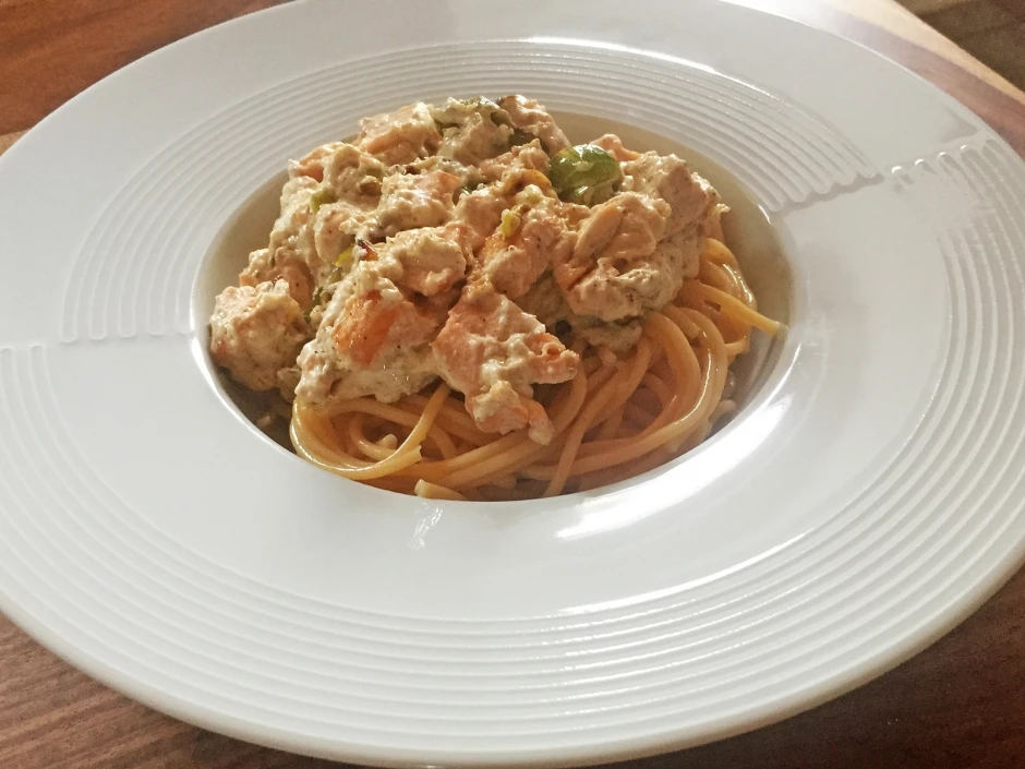 Spaghetti mit Lachssauce