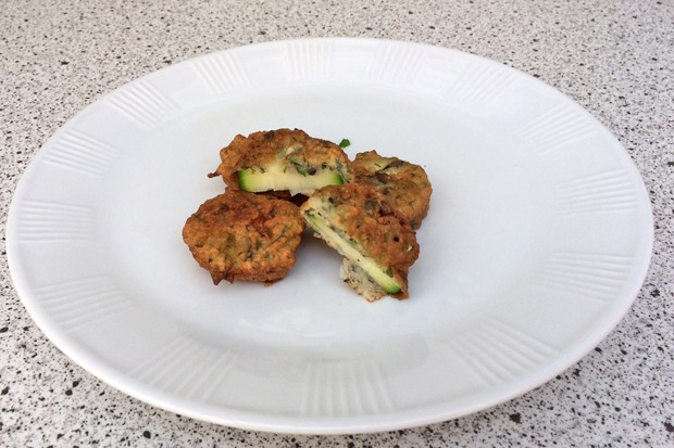 Zucchini in Petersilien-Weinteig