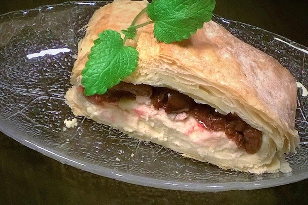 Topfen-Weichsel-Strudel