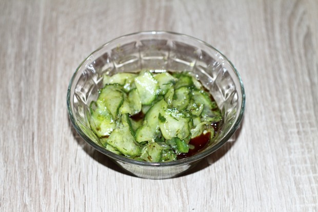 Gurkensalat mit Nuss-Aroma