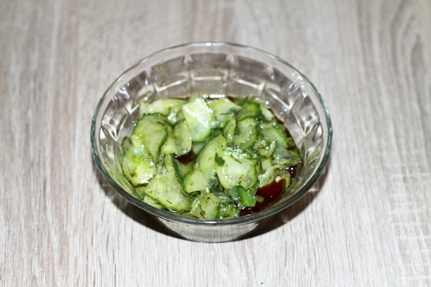 Gurkensalat mit Nuss-Aroma
