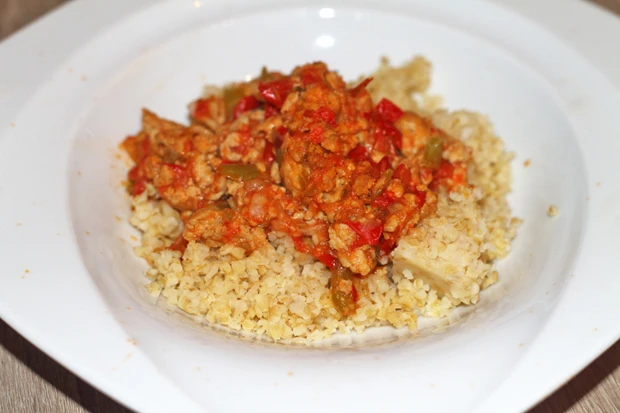 H&uuml;hnchen - Paprika - Sauce