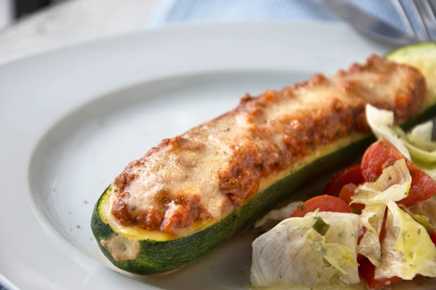 Gefüllte Zucchini