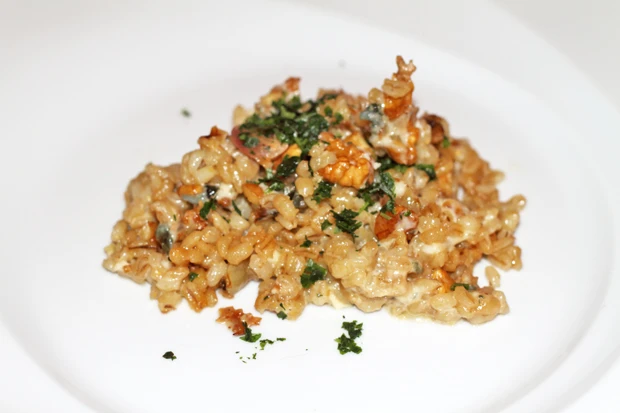 Rollgersten - Risotto mit Trauben und Blauschimmelk&auml;se