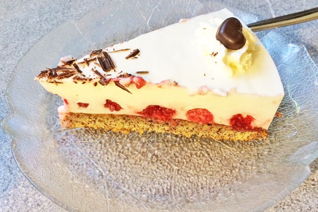 Joghurt-Himbeer-Mohntorte