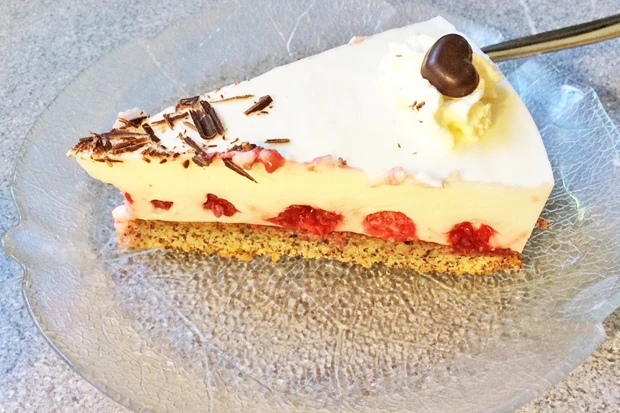 Joghurt-Himbeer-Mohntorte