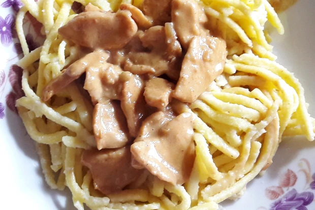Hühnchen im Paprikasaft