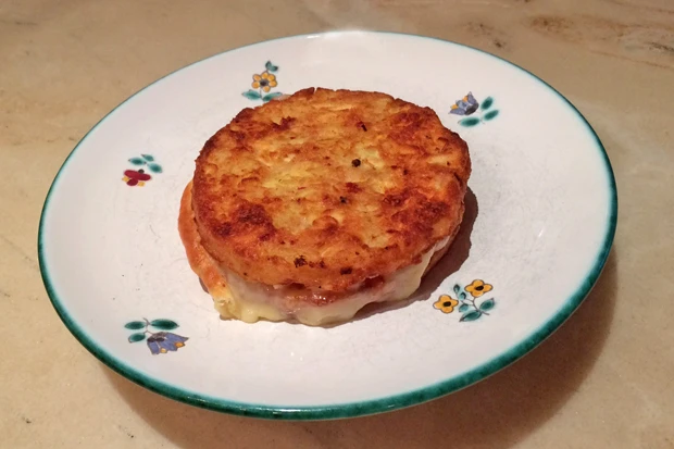 Kartoffelr&ouml;sti mit K&auml;se