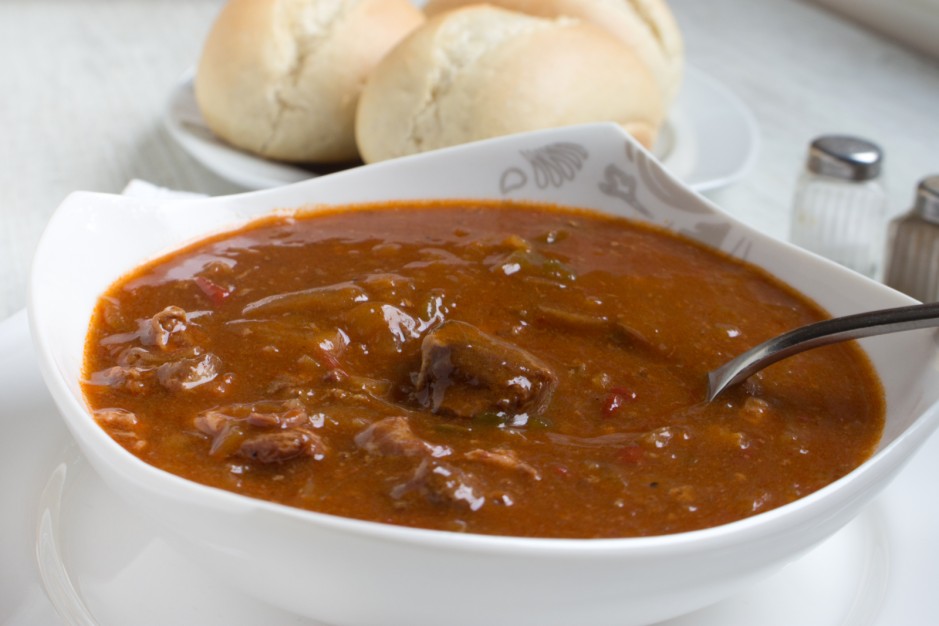 Hirschgulaschsuppe