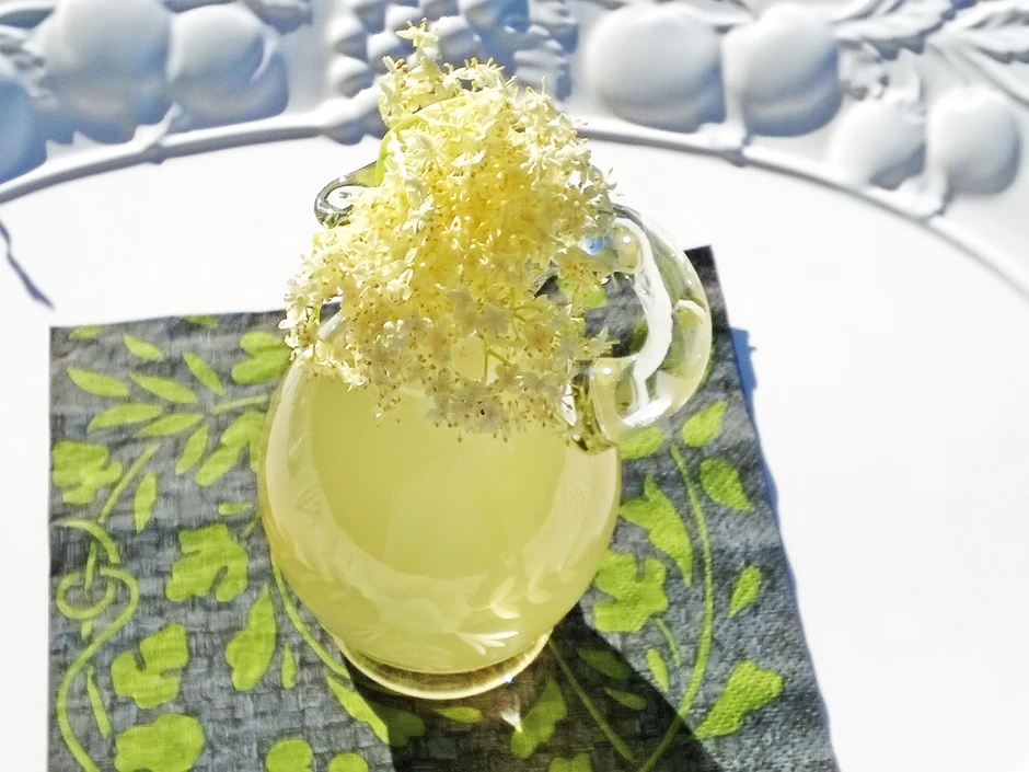 Holunderbl&uuml;tensaft