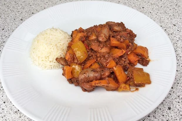 Faschiertes mit K&auml;ferbohnen und Paprika