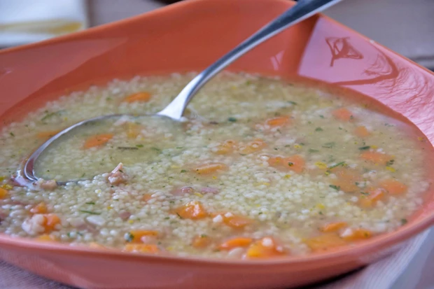 Kr&auml;utergerstlsuppe