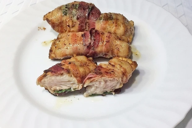 Welsfilet im Speckmantel
