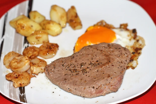 Kalbssteak mit Zitrone