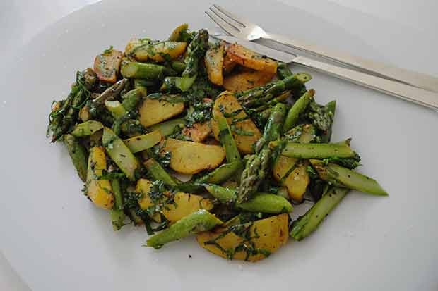 Bärlauch-Spargelpfanne
