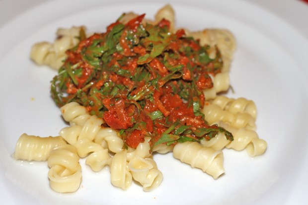 Bolognese mit Rucola