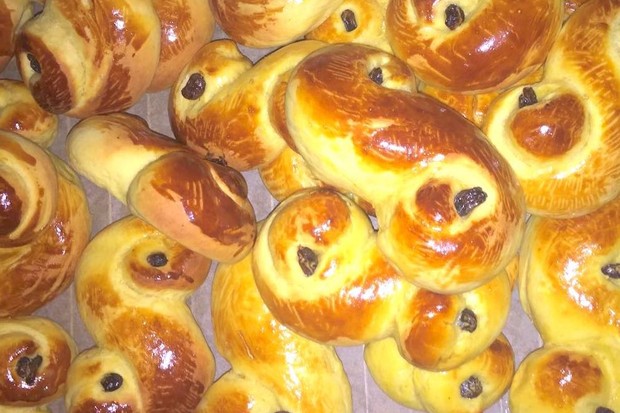 Schwedische Lussekatter (Weihnachtsgermgebäck)