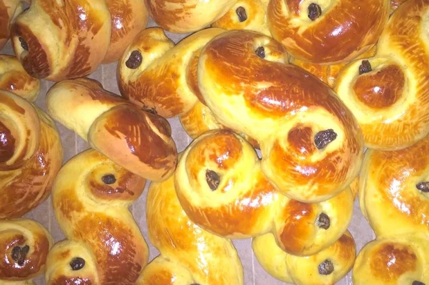 Schwedische Lussekatter (Weihnachtsgermgeb&auml;ck)