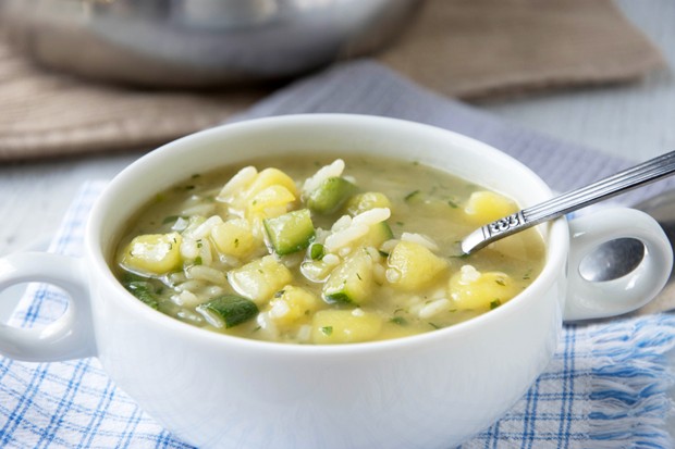 Mediterrane Gemüsesuppe
